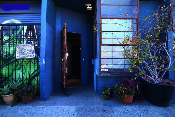 East.West.098.Loft24