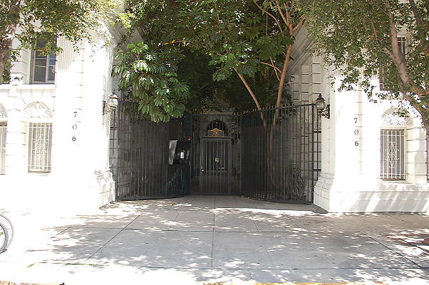 The Barclay Apartments.Ext.Lobby