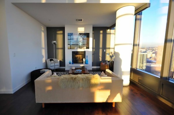 6-Modern-Loft-Penthouse-Livingroom-1024x680