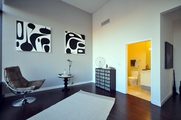 12-Modern-Loft-Penthouse-Guest-Room-1024x680-1