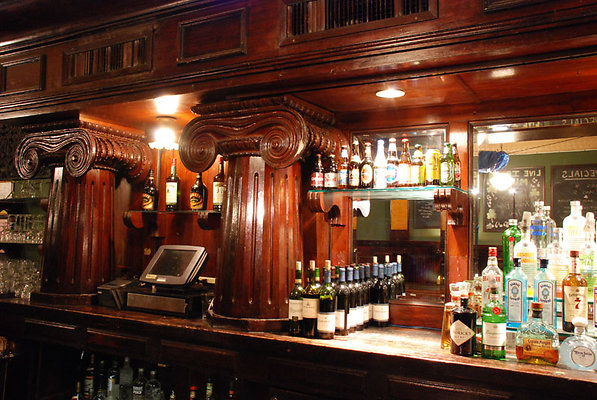 caseys bar and grill 6 20091125 1113811370