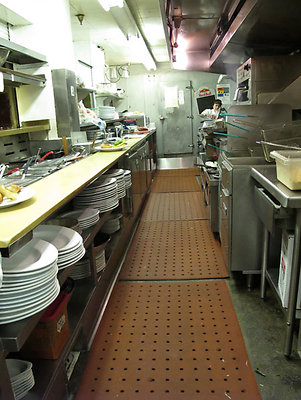 caseys bar and grill 32 20091125 1953589054
