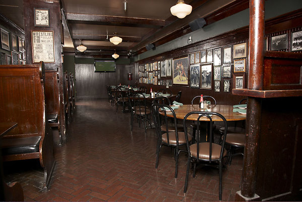 caseys bar and grill 40 20091125 1663309899