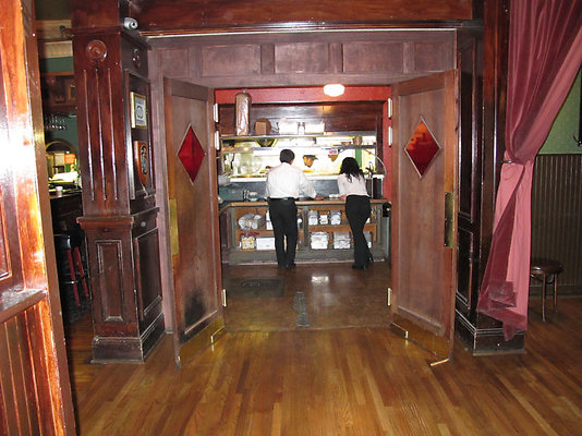 caseys bar and grill 26 20091125 1663628123