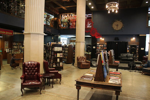 Bookstore-THE LAST BOOK STORE dtla