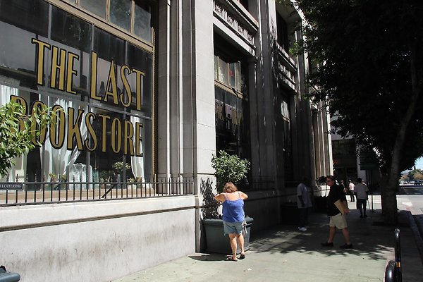 The Last Bookstore dtla-16