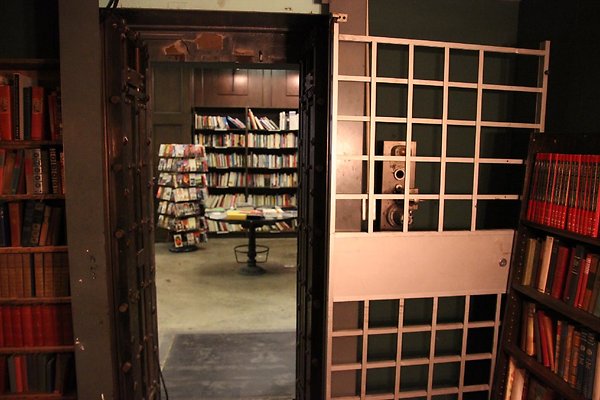 A-The Last Bookstore dtla-29