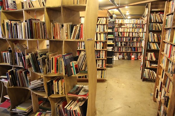 A-The Last Bookstore dtla-63