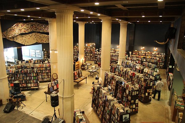 A-The Last Bookstore dtla-49