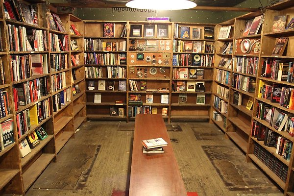 2-A-The Last Bookstore dtla-67