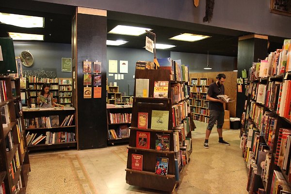 A-The Last Bookstore dtla-32