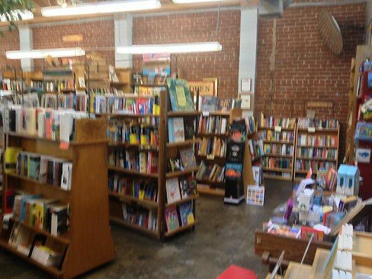 Bookstore-SKYLIGHT losfel 4