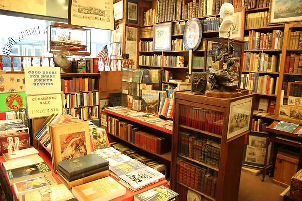 Bookstore-CARAVAN-Ints dtla-16