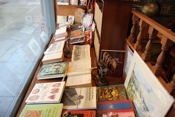 Bookstore-CARAVAN-Ints dtla-09