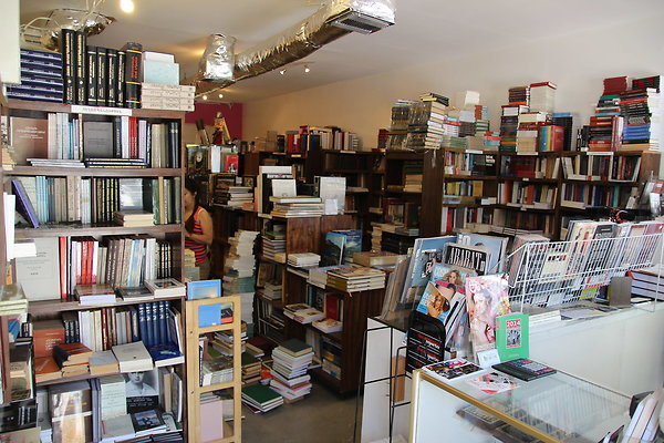 Bookstore-ABRIL-Int glend-20