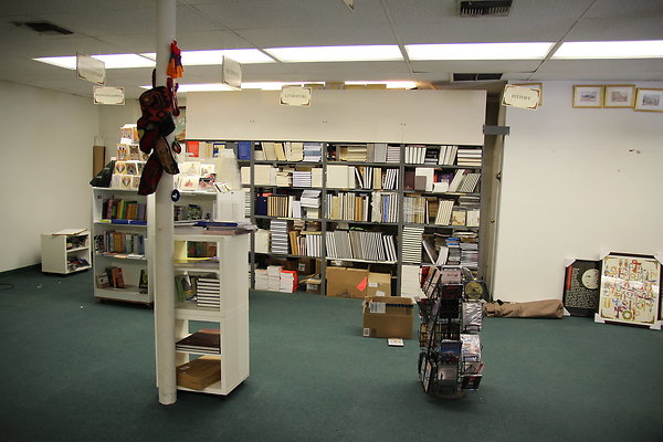Bookstore-ABRIL-Int glend-21