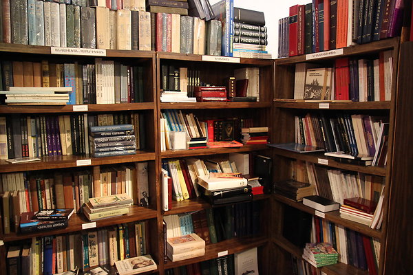 Bookstore-ABRIL-Int glend-12