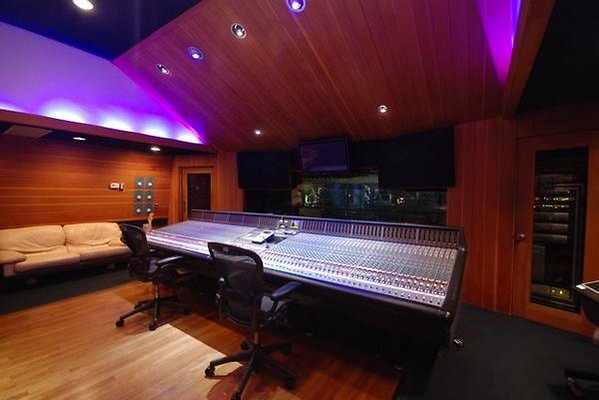 Conway.Studio.A.02