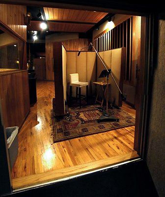 Studio.B.02