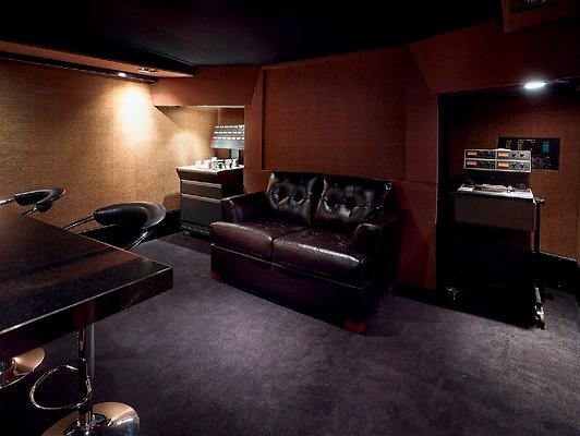 Studio.B.04