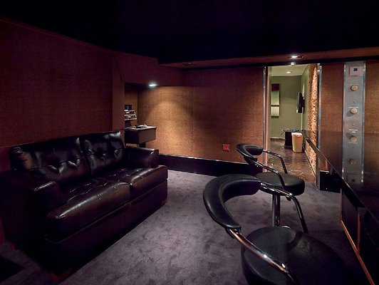 Studio.B.02