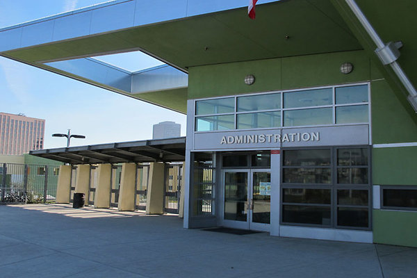 Exterior-Entrance-42