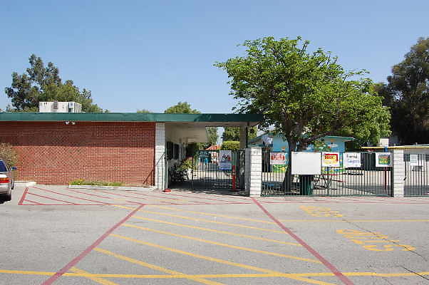 Pine Crest Elementary School.Northridge.Front.Ext