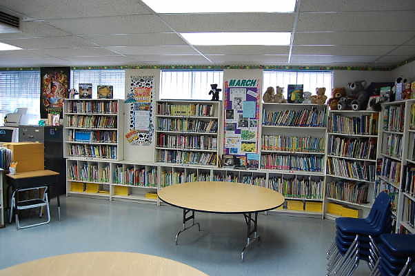 Pine Crest Elementary School.Northridge.Library