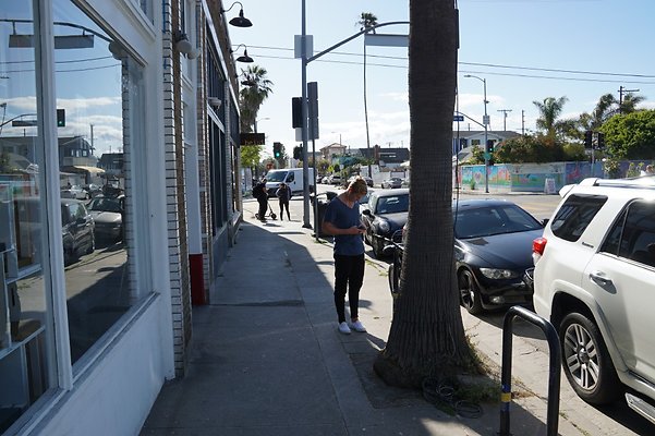 AbbottKinneyWest 122 AbbottKinneyWest 122