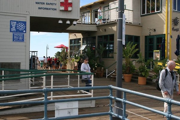 Santa.Monica.Pier.Area.100