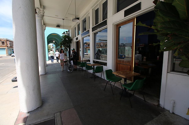 Pacific.WIndwar.Market.09