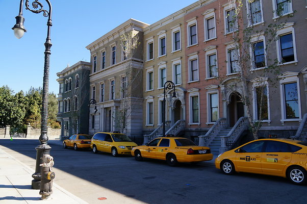 Universal.Studios Brownstones01