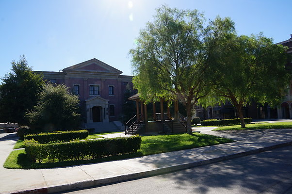 Universal Studios.Court.House.Square
