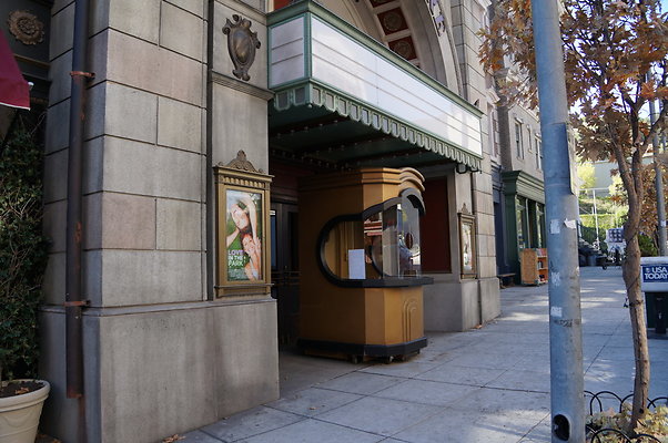 Universal.NY.St.Lyric Theater12 Universal.NY.St.Lyric Theater12