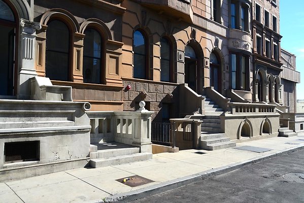 17.Paramount.Lower.East.Brownstones 2