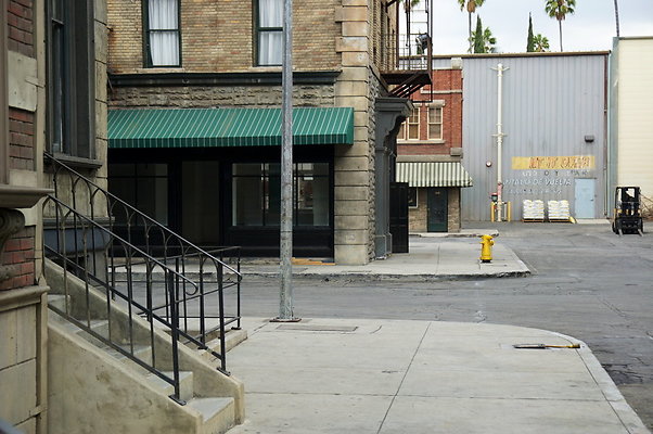 Paramount.Backlot.200