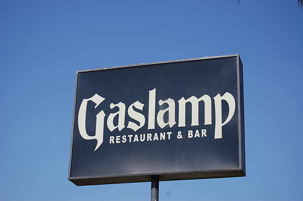 Gas Lamp.Bar.Restaurant.LB