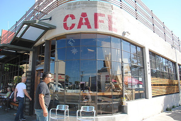 PaperorPlastic.Cafe.LA.02
