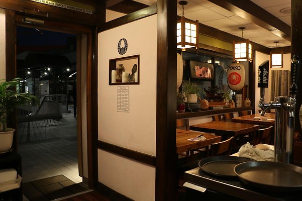 Mako Sushi 123 Onizuka St LA 90012 TK-23