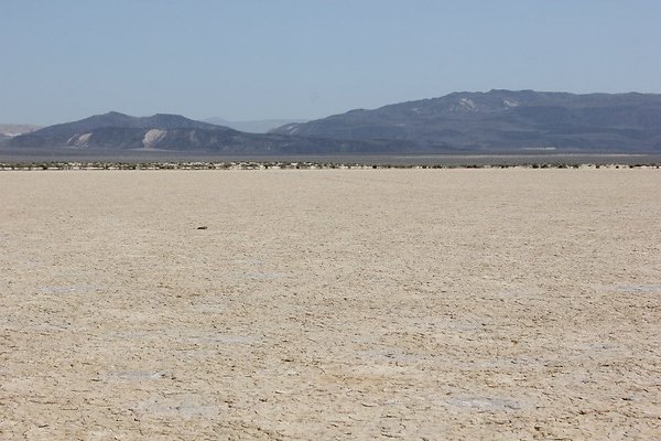 Harper.Dry.Lake.05