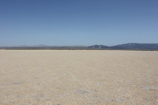 Harper.Dry.Lake.02