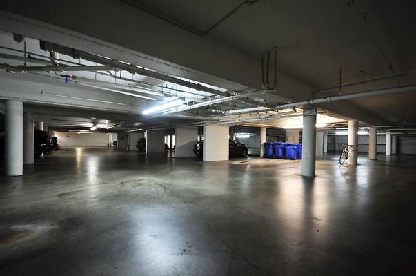 9714 parking4