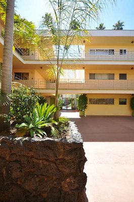 9714 courtyard8
