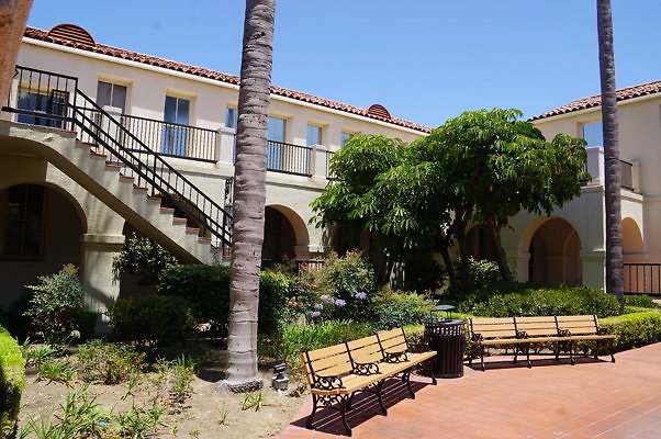 LBL.Com.Hosp.Frt.EXT.07