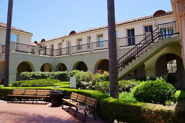 LBL.Com.Hosp.Frt.EXT.09