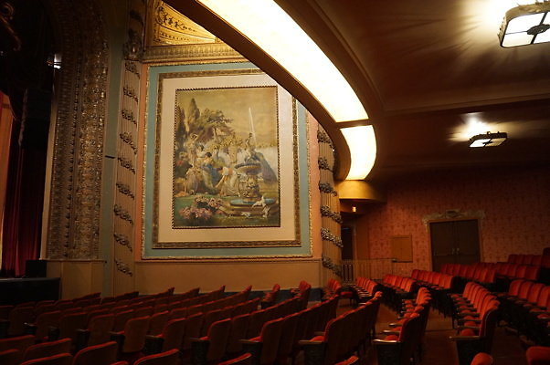 Palace.Auditorium.03