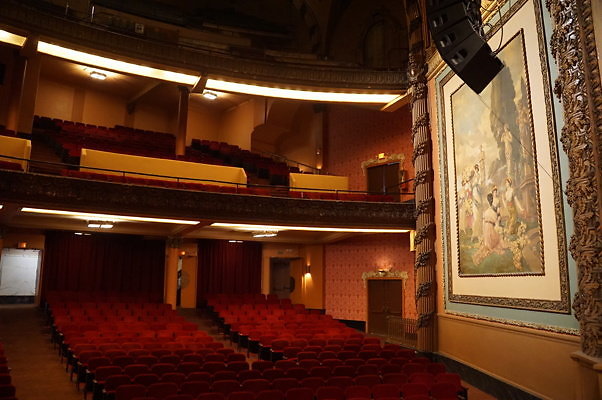 Palace.Auditorium.15