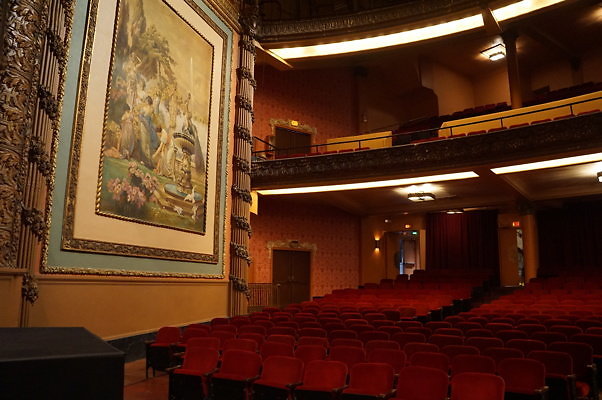 Palace.Auditorium.07