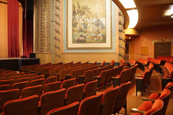 Palace.Auditorium.06