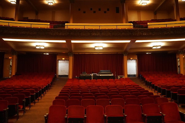Palace.Auditorium.08